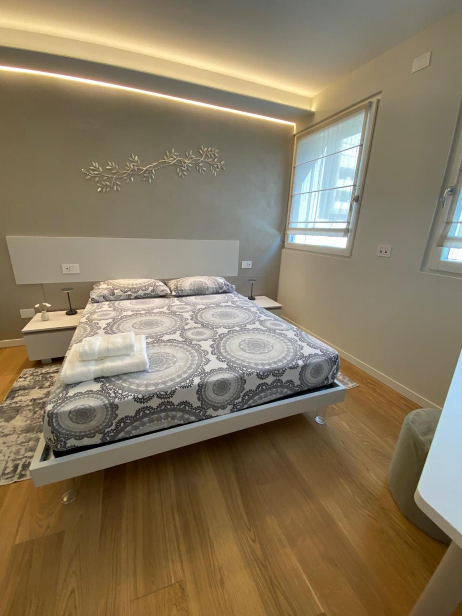 Hz+ Costantini Apartment Pordenone Luaran gambar