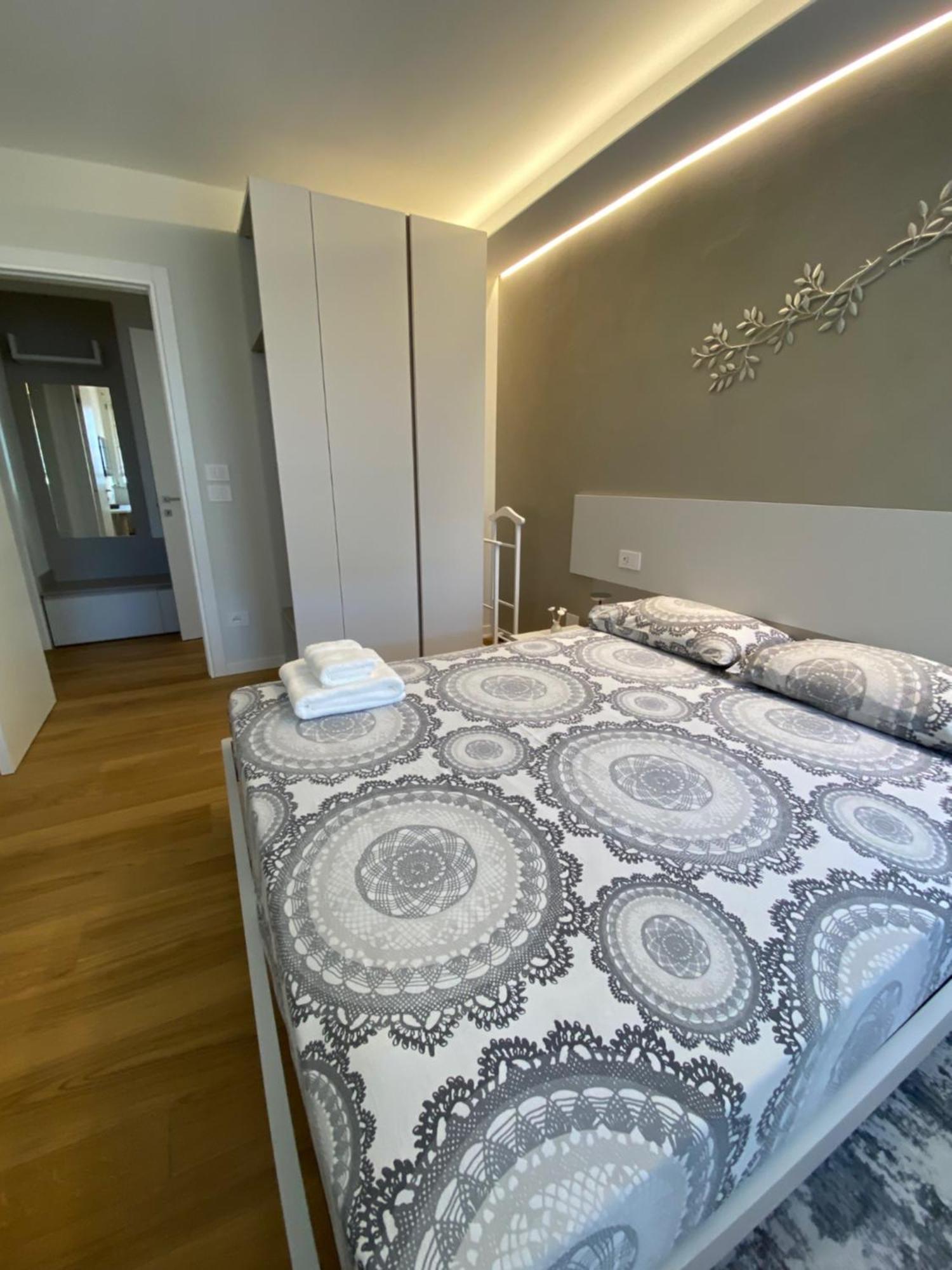 Hz+ Costantini Apartment Pordenone Luaran gambar
