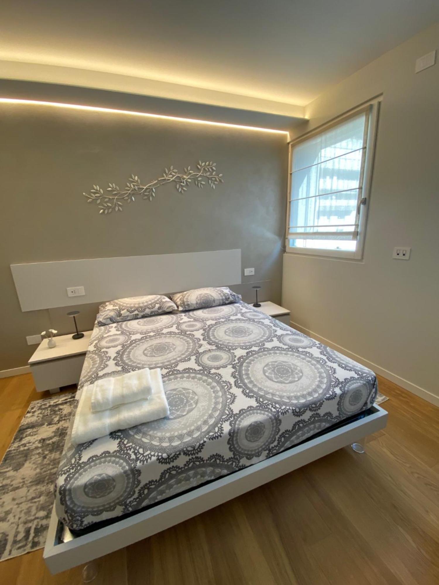Hz+ Costantini Apartment Pordenone Luaran gambar