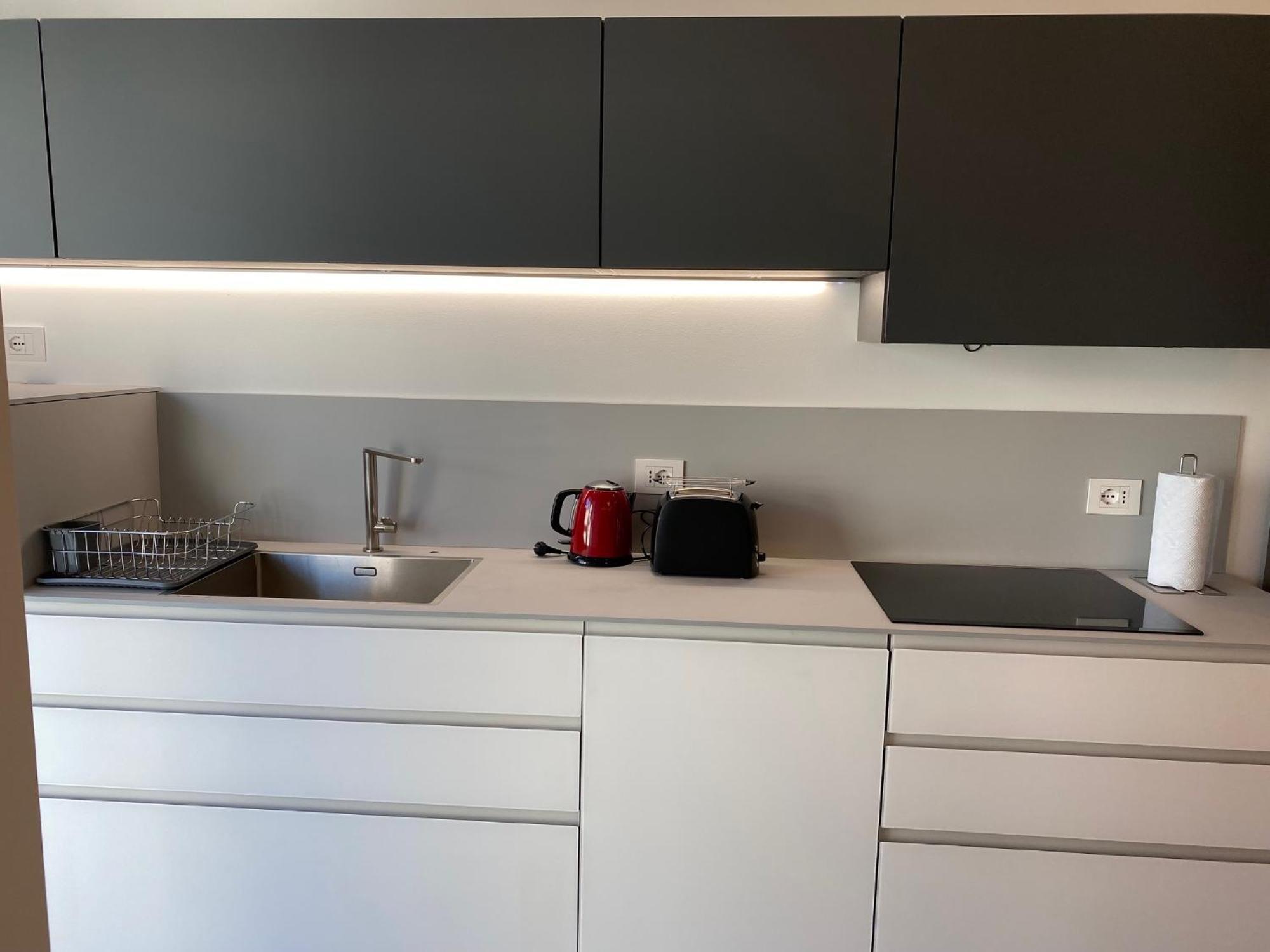 Hz+ Costantini Apartment Pordenone Luaran gambar